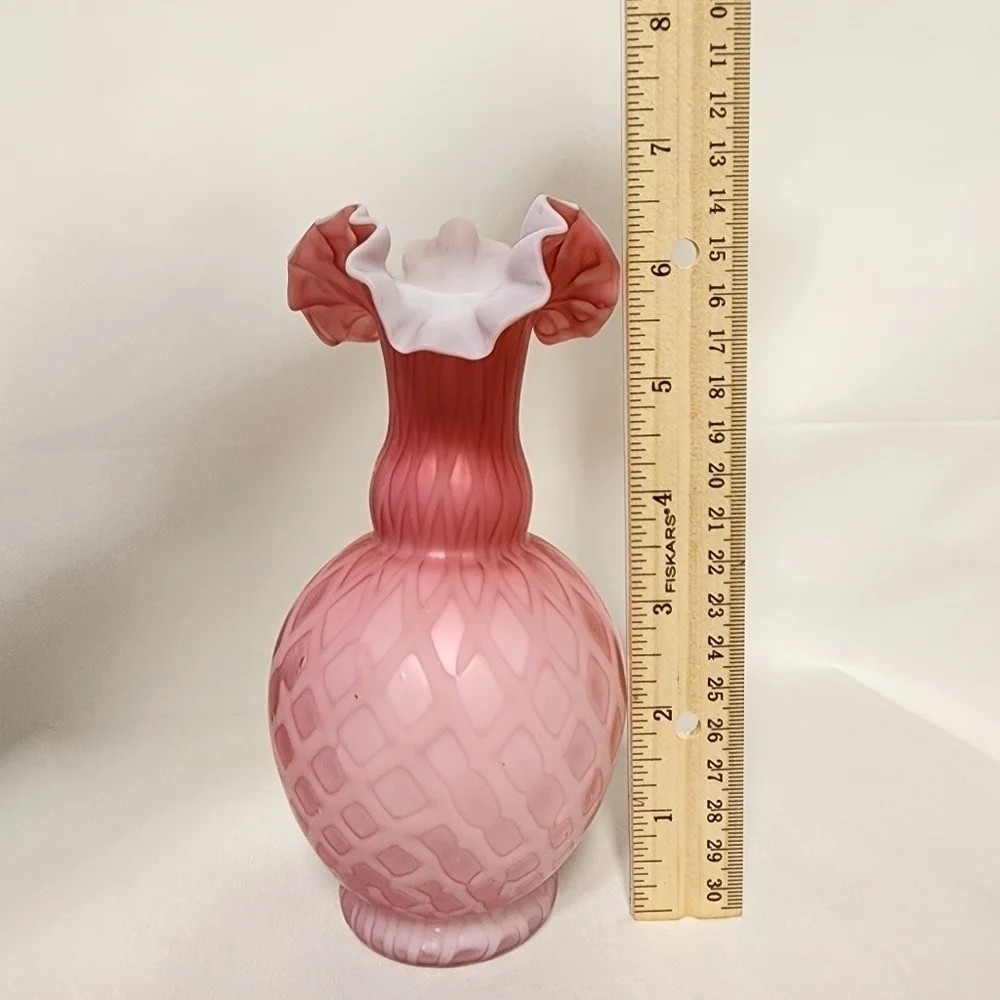 Antique MT. WASHINGTON CRANBERRY PEACH BLOW GLASS DIAMOND QUILTED 6.5